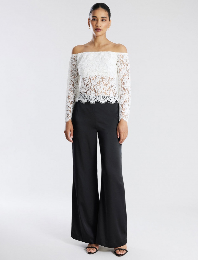 BCBGMAXAZRIA Off-The-Shoulder Bell Sleeve Dantel Üstler Beyaz | ZRI03587